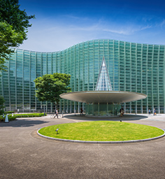 国立新美術館